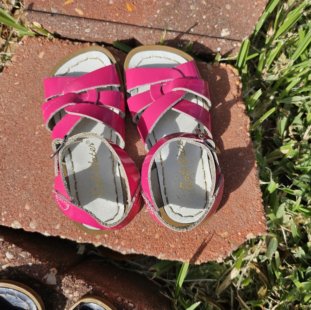 Fuschia Pink Saltwater Sandals Sz 7